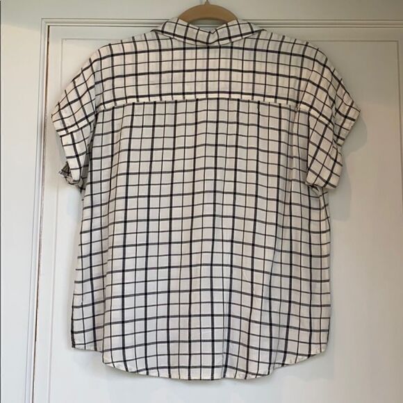 Nice Boxy Cap Sleeve Button Front Top - Picture 4 of 4